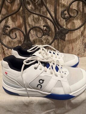 On Running Low-Top Athletic Sneakers White and Blue THE ROGER Pro 8